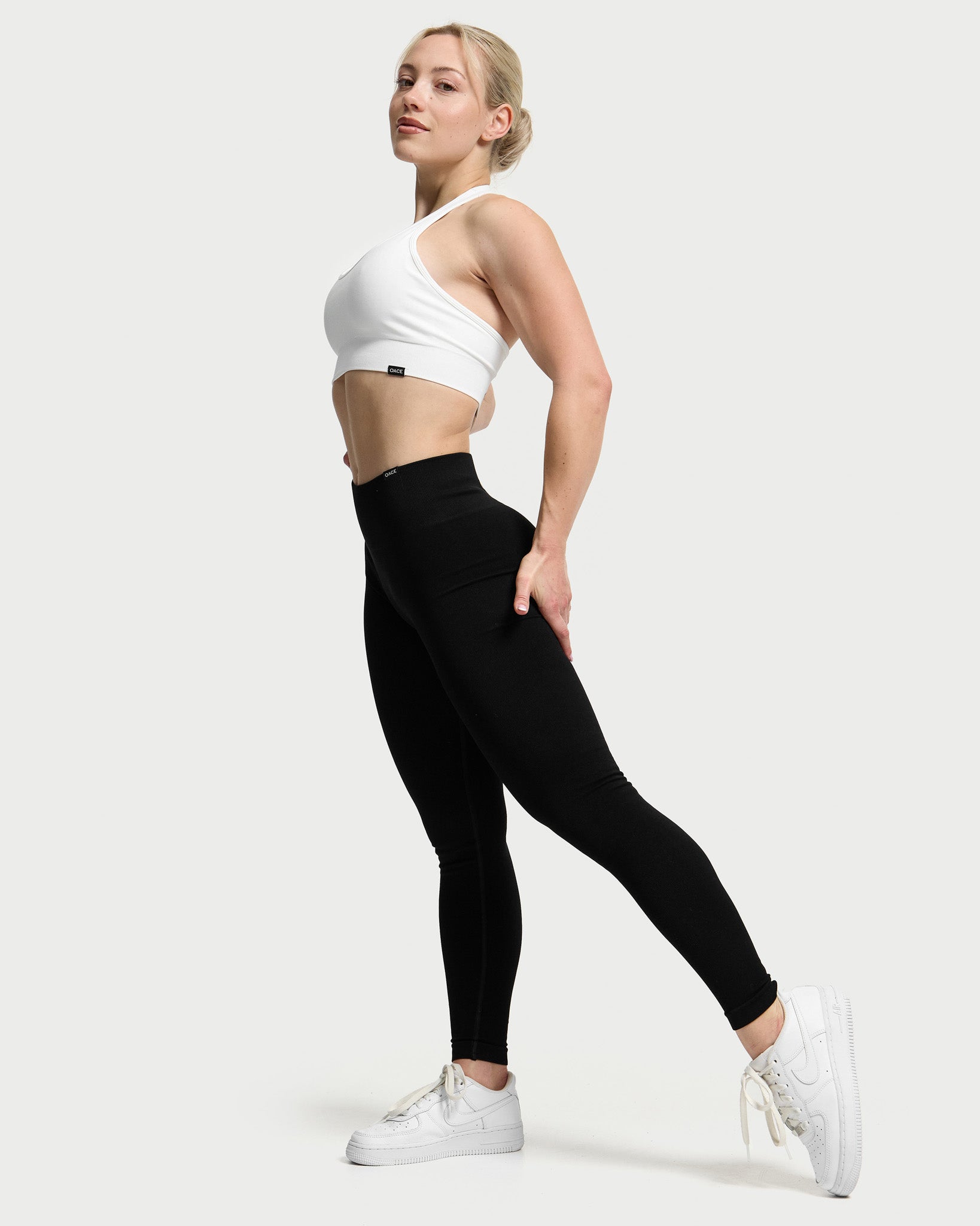 Comfort Seamless Halter Bra (Outlet)