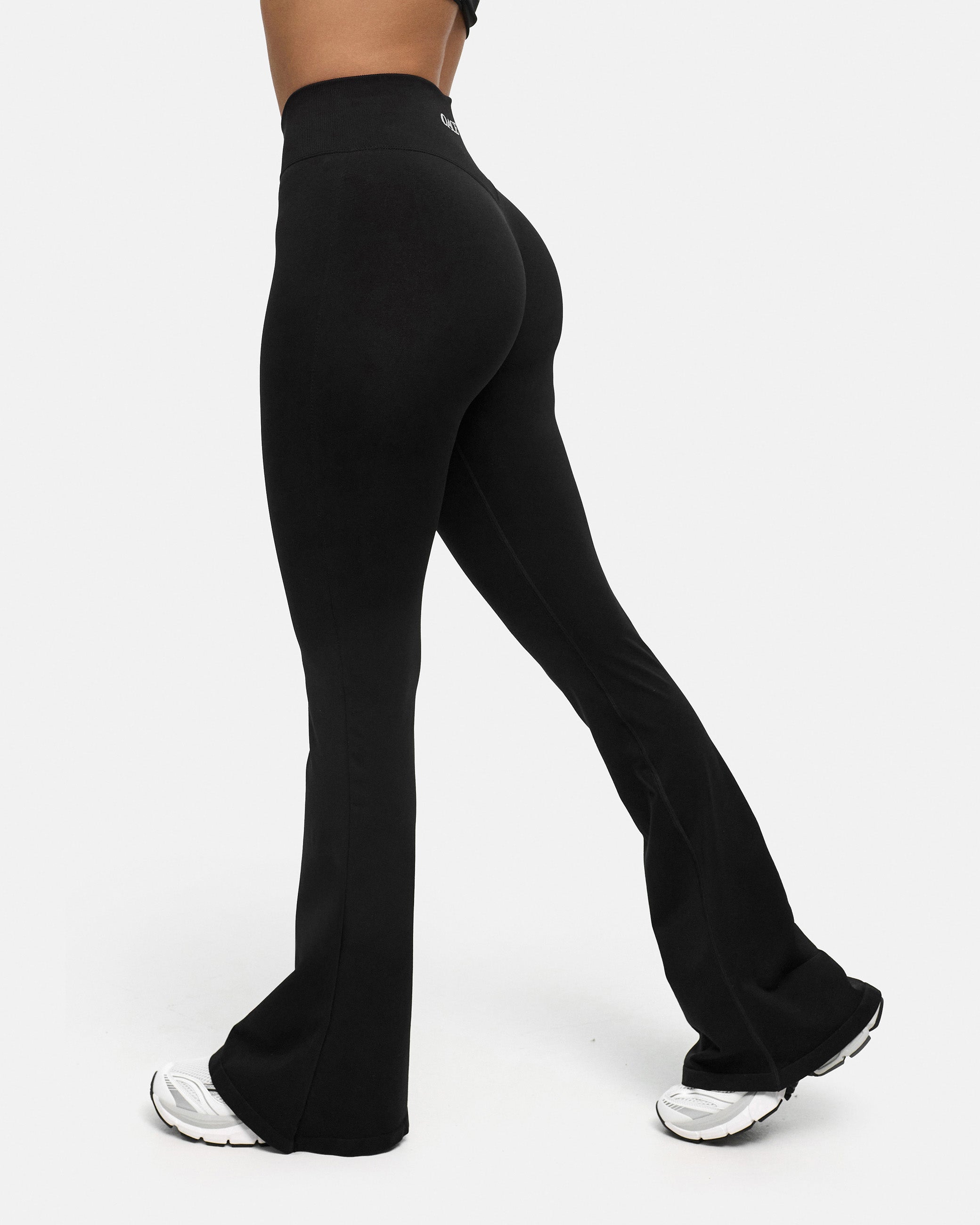 true black|regular