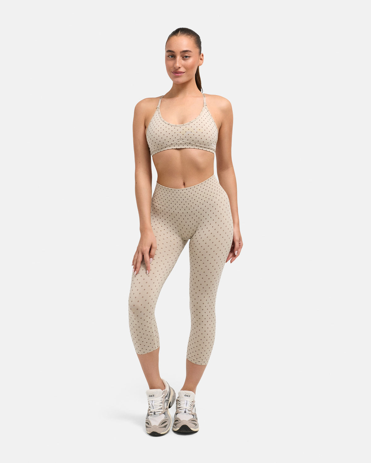 taupe/dots