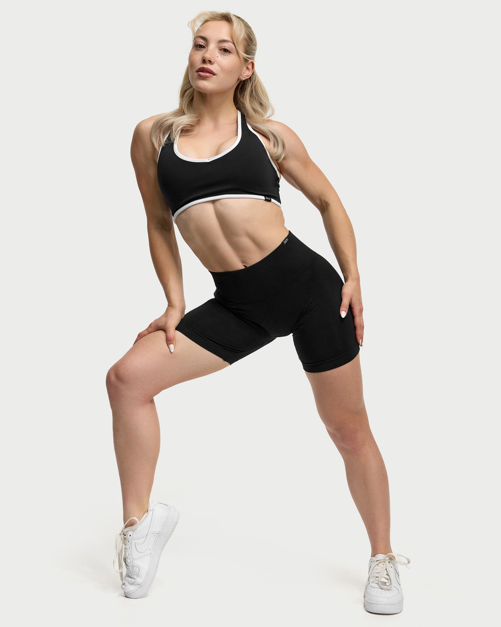 Appearance Contour Seamless Shorts