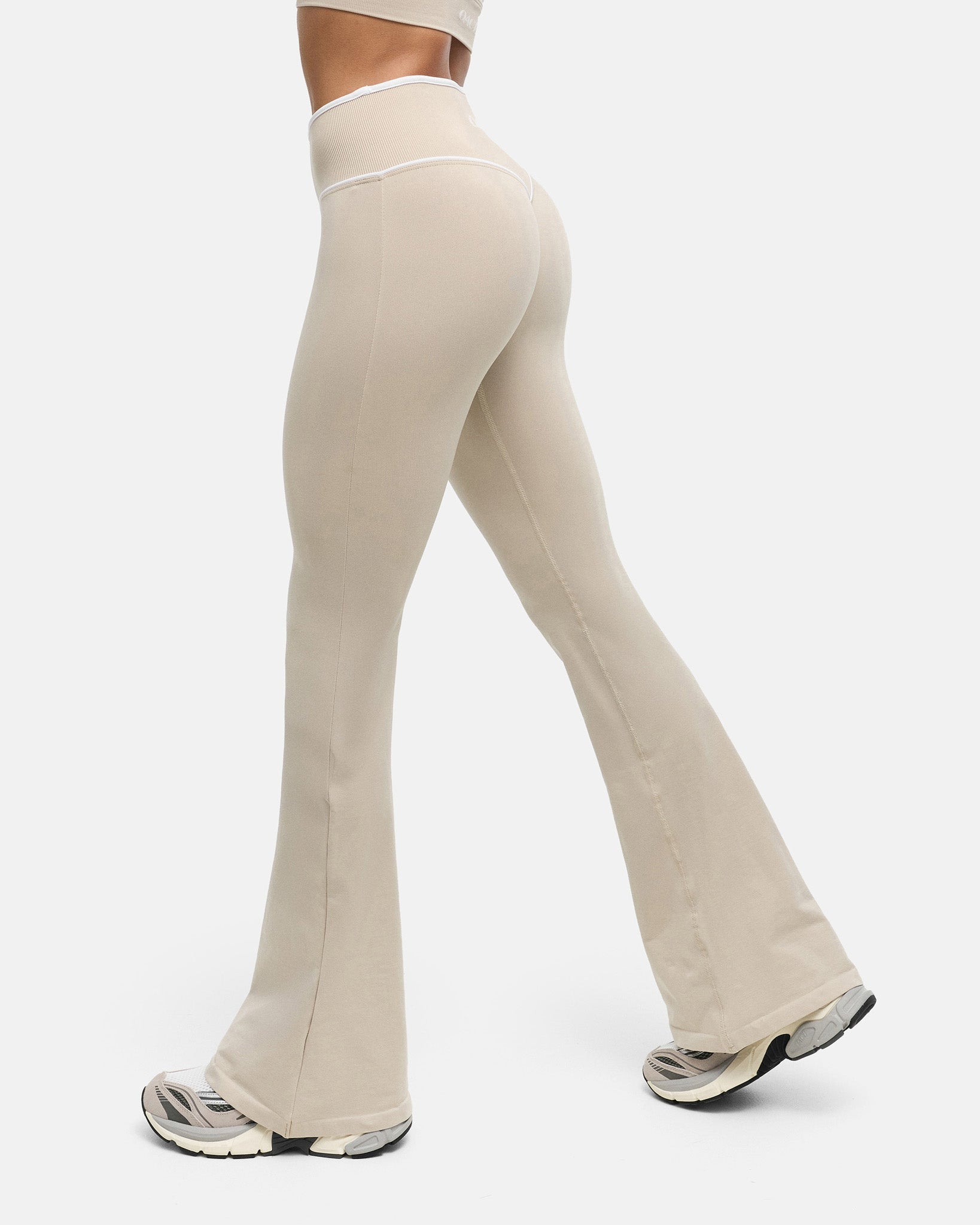 taupe|regular