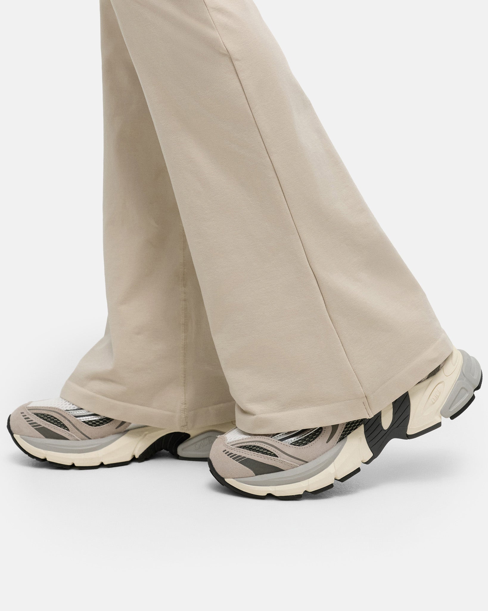 taupe|regular