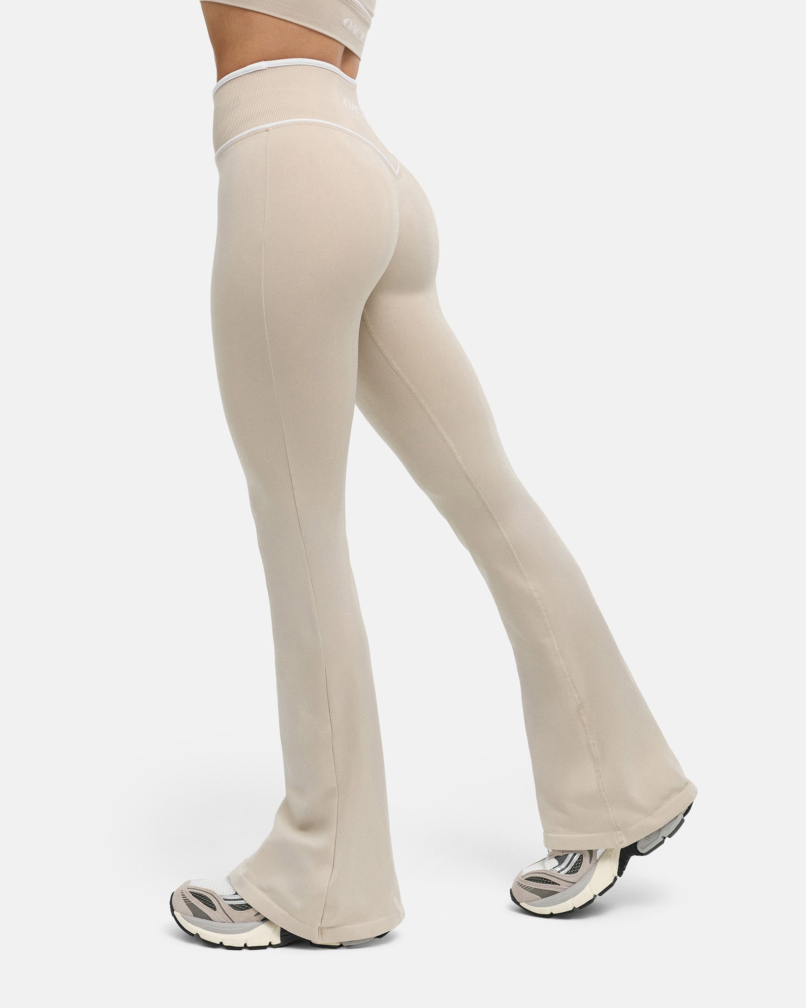 taupe|petite