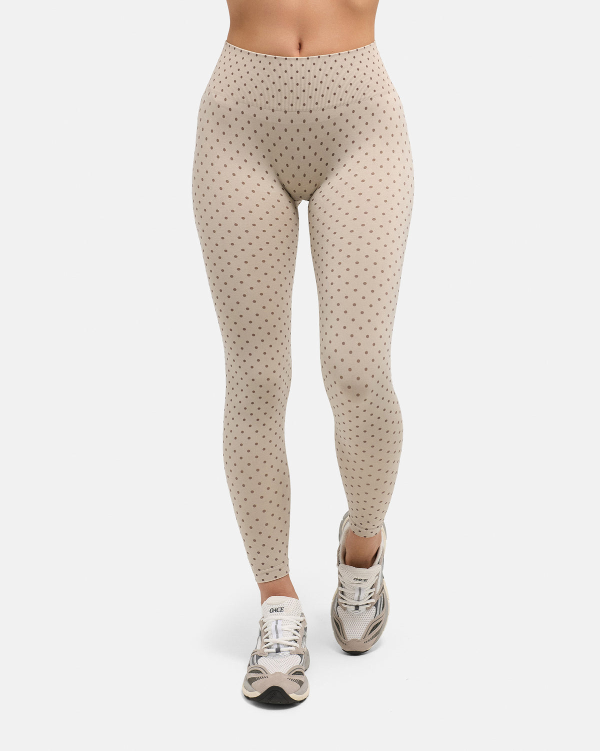 taupe/dots